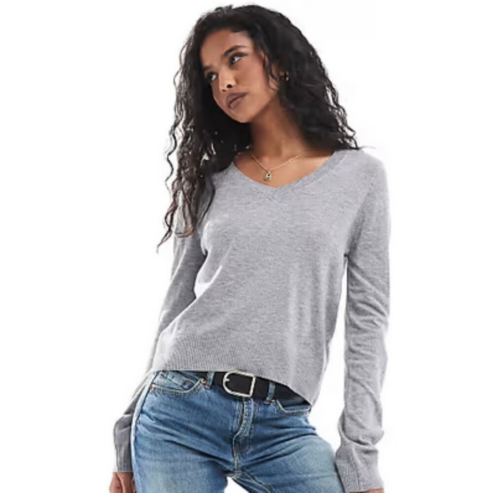 Stradivarius Soft-Touch Basic Knit Sweater In Gre… - image 1